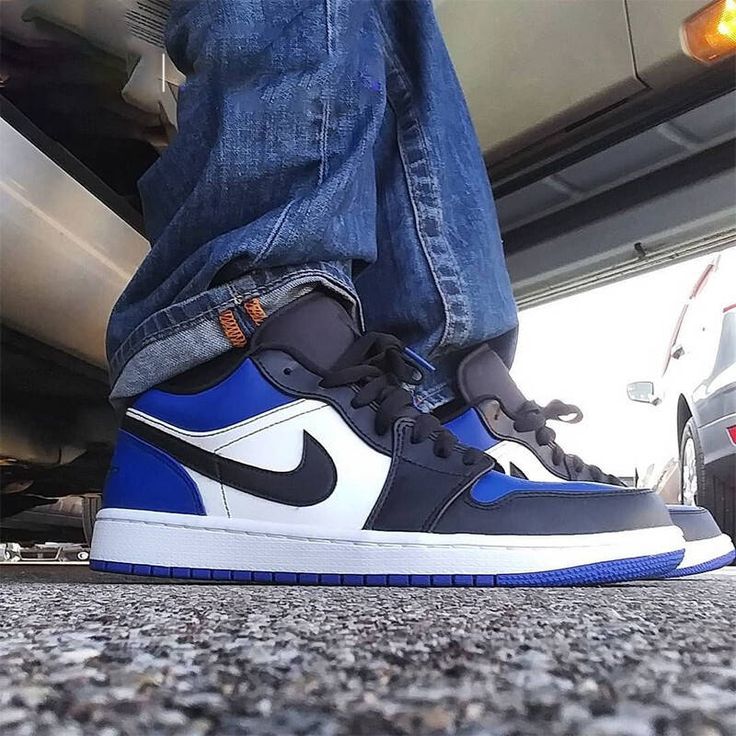 Air Jordan 1 Retro Low 'Royal Toe' Sneakers