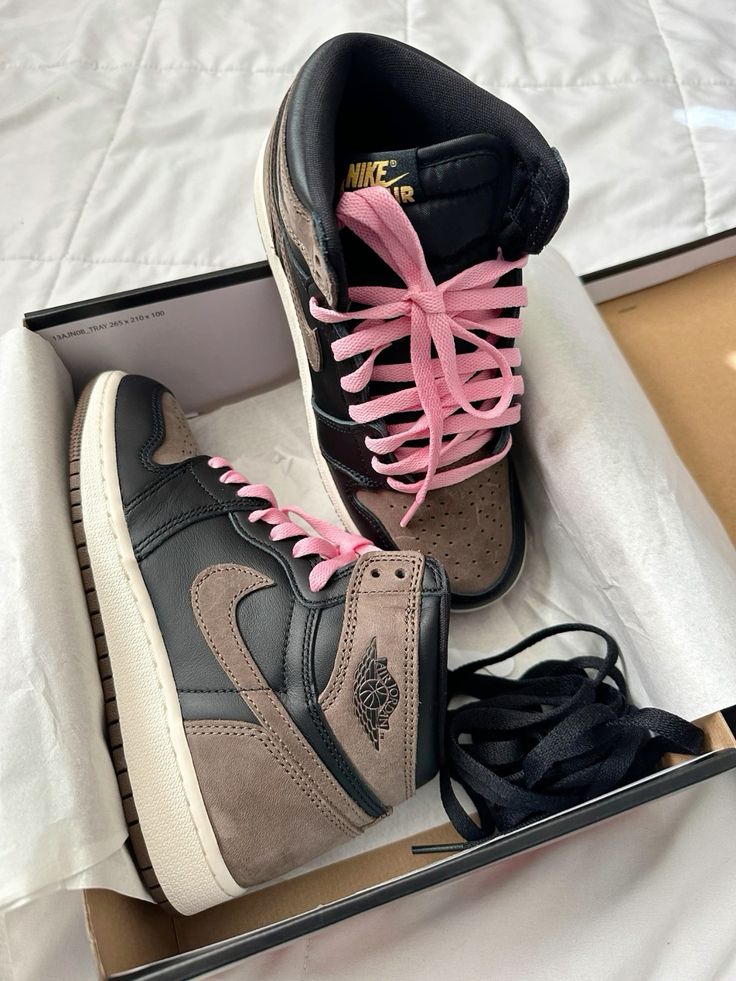 Air Jordan 1 Retro High 'Palomino'