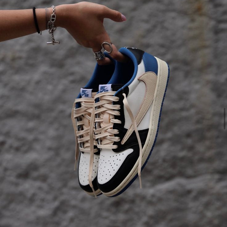 Air Jordan 1 Retro Low x Travis Scott 'Fragment Design'