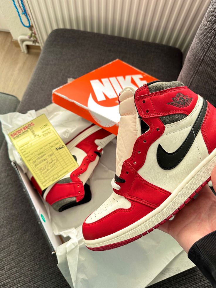 Air Jordan 1 Retro High Chicago 'Lost n Found'