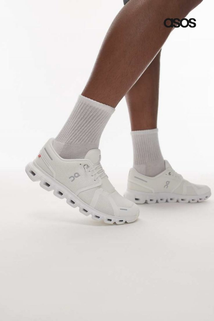On Running Cloud 6 'All White'