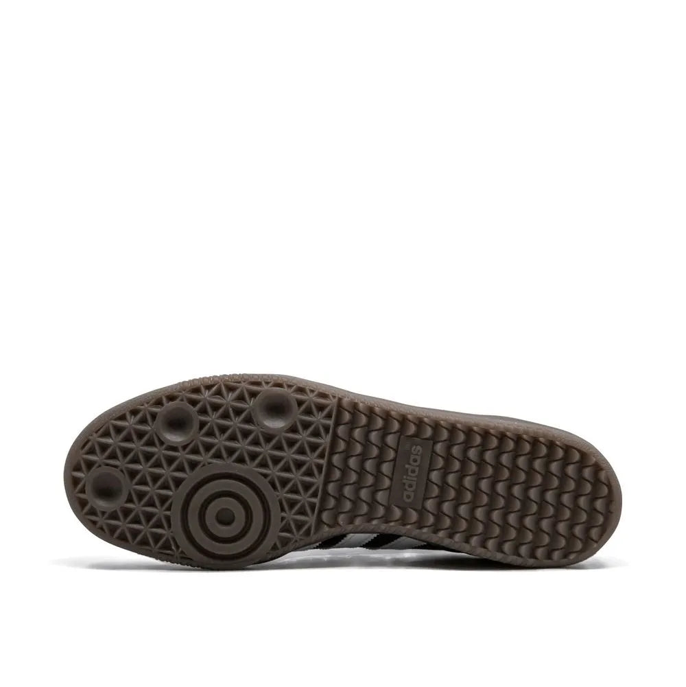 Sole of a shoe with tread pattern on a white background