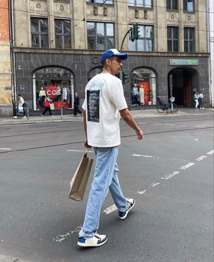 Air Jordan 1 Retro Low x Travis Scott 'Fragment Design'