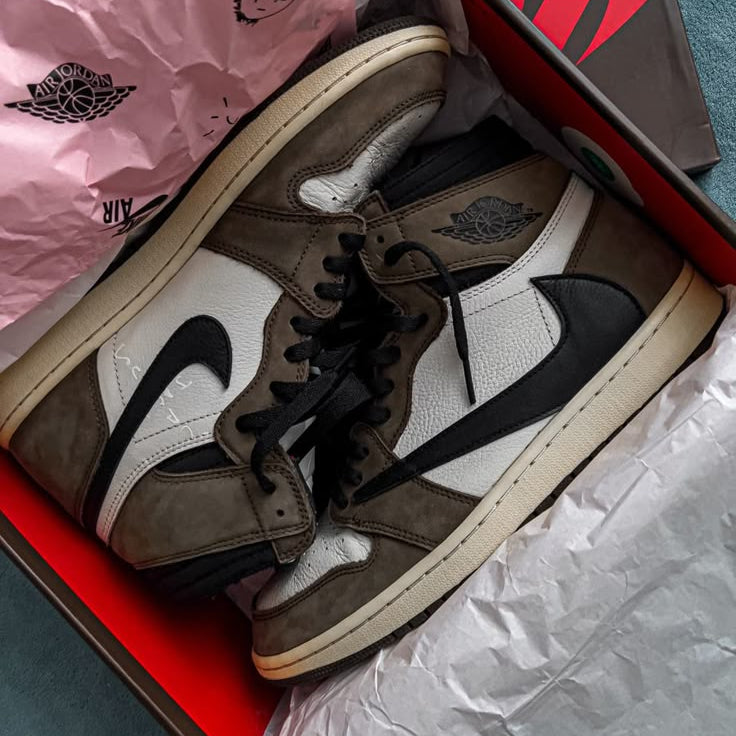 Air Jordan 1 Retro High x Travis Scott 'Mocha'