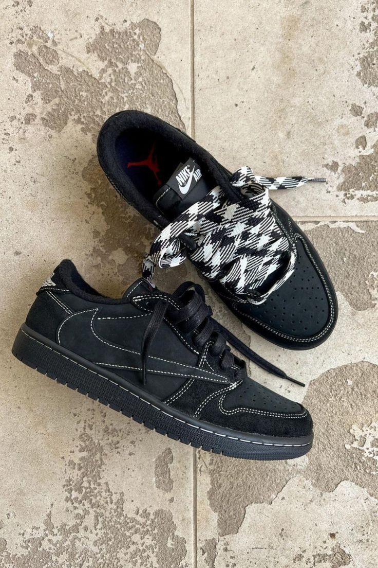 Air Jordan 1 Retro Low x Travis Scott 'Black Phantom'