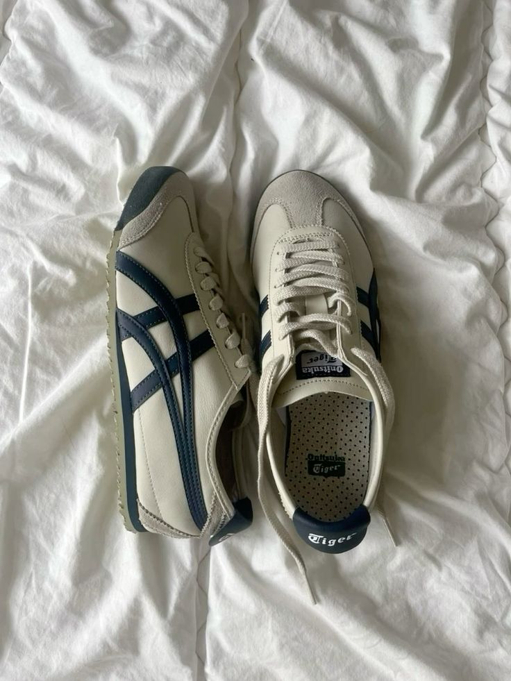 Onitsuka Tiger Mexico 66 'Birch Peacoat'
